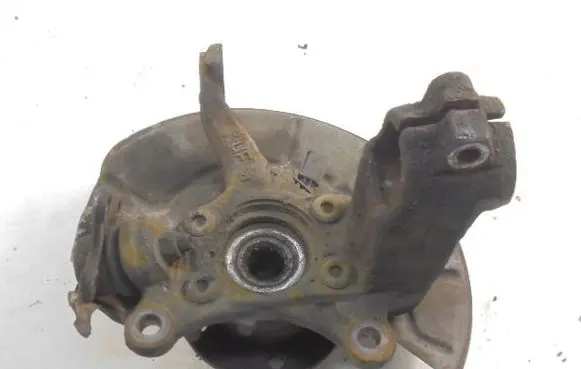 Volkswagen Touran I Front wheel hub spindle knuckle 