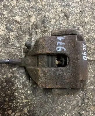 Volvo XC90 Front brake caliper