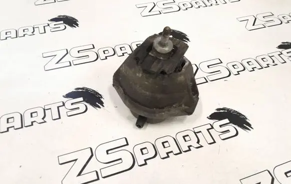BMW 5 E60 E61 Engine mount bracket 6769874 15934619