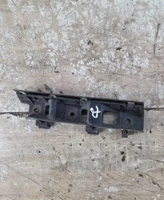 Volkswagen PASSAT B6 Front bumper mounting bracket 3c0807184