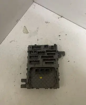 Honda FR-V Fuse module SJHG011