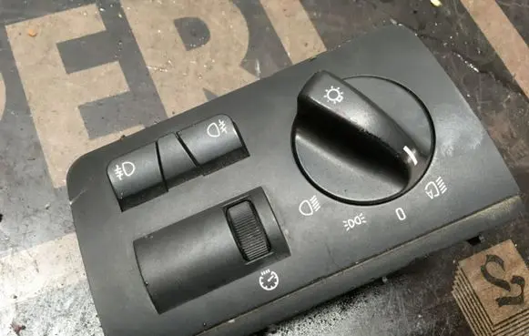 BMW X5 E53 Light switch 6909775 037045061 119296