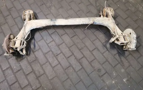 Volkswagen PASSAT B4 Rear subframe 