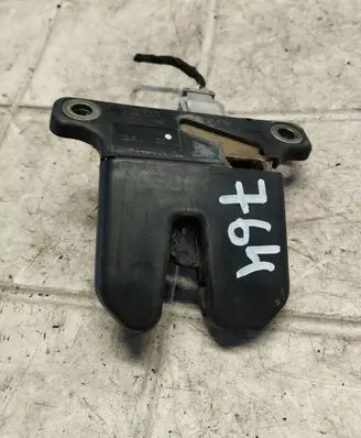 Audi A6 S6 C5 4B Tailgate/trunk/boot lock/catch/latch 827505
