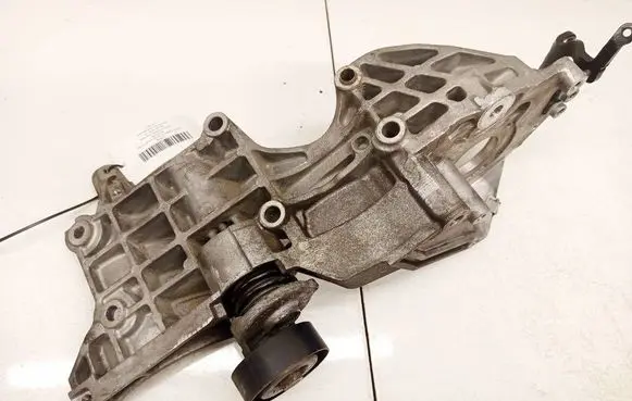 Skoda Superb B6 (3T) Engine mounting bracket 03L903143D
