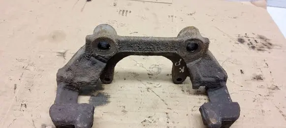 Volkswagen PASSAT B5 Front Brake Caliper Pad/Carrier 