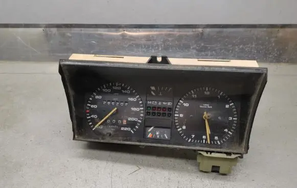 Volkswagen Golf II Speedometer (instrument cluster) 88280045