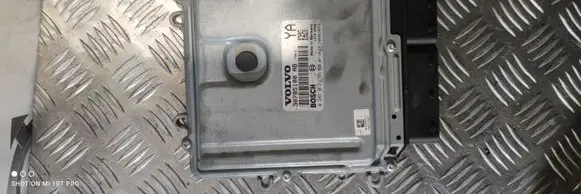 Volvo V70 Engine control unit/module 30785100