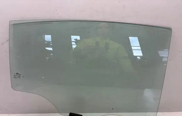 Hyundai Ioniq Front door window glass four-door