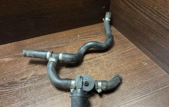 Volkswagen Crafter Engine coolant pipe/hose 2E0122157 9068321923