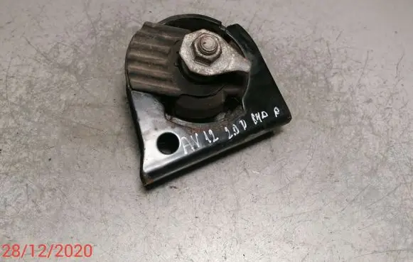 Toyota Avensis T270 Engine mount bracket DDF4910808