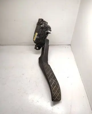 Volkswagen Touareg I Accelerator throttle pedal 7L0723507B 6PV00802624