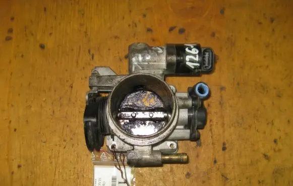 Opel Tigra A Throttle body valve 