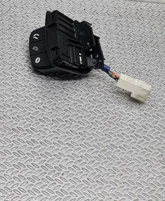 Suzuki Swift III Multifunctional control switch/knob 75L015