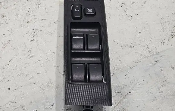 Toyota Corolla Verso AR10 Electric window control switch 848200F030
