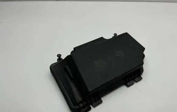 Mercedes-Benz C W205 Fuse box cover A2055400082