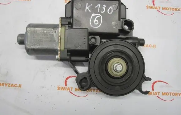 Volkswagen Polo V 6R Front door window regulator motor 6R0959802AT 0130822530