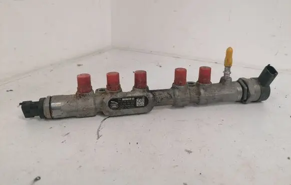 Jaguar XE Fuel main line pipe G4D39D280AA 0445214332