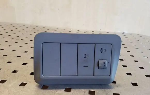 Hyundai Santa Fe Headlight level height control switch