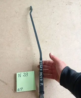 Opel Astra F Front wiper blade arm 90341802