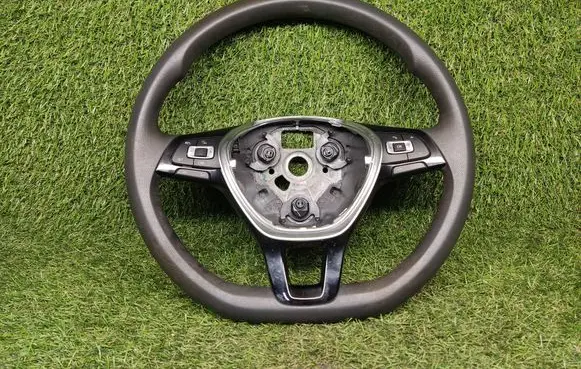 Volkswagen Jetta VI Steering wheel 5C0419091