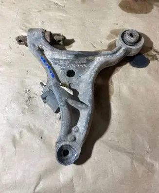 Volvo V70 Front lower control arm/wishbone 9492119 SV66200120