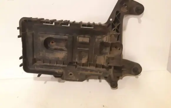 Volkswagen Touran I Battery box tray 1K0915333