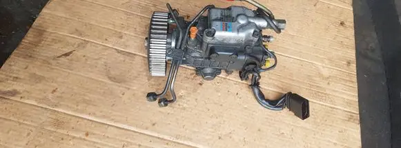 Skoda Octavia Mk1 (1U) Fuel injection high pressure pump 038130107D