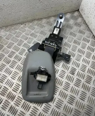Middle seatbelt (rear)