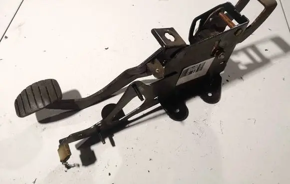 Renault Megane II Clutch pedal 