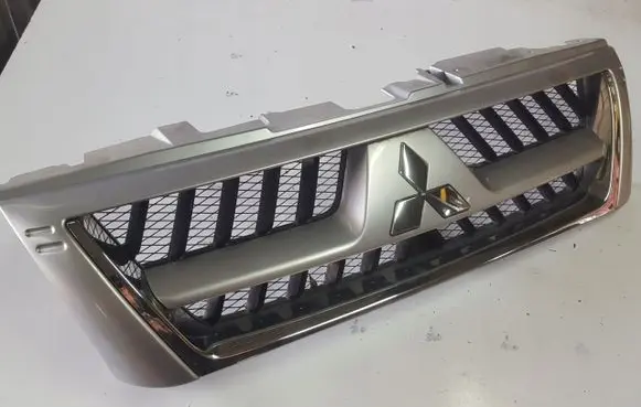 Mitsubishi Pajero Front bumper upper radiator grill PAJEROIIIGRILL