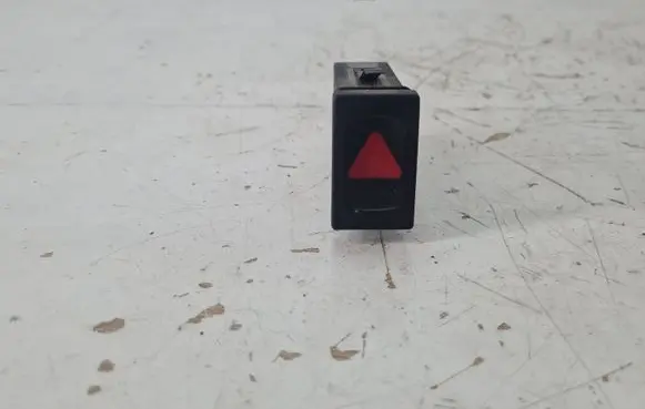 Volkswagen PASSAT B5.5 Hazard light switch 3B0953235B
