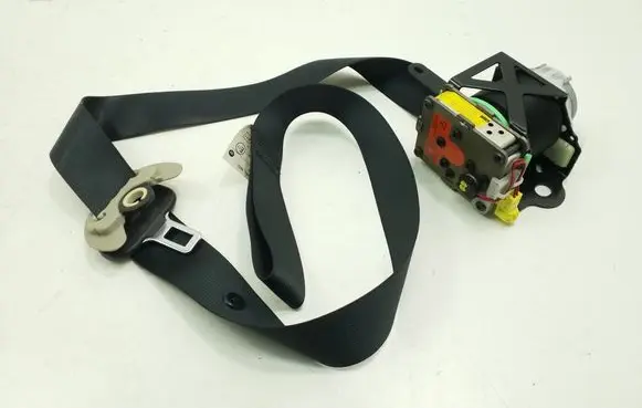 Toyota Auris 150 Front seatbelt 7321002280