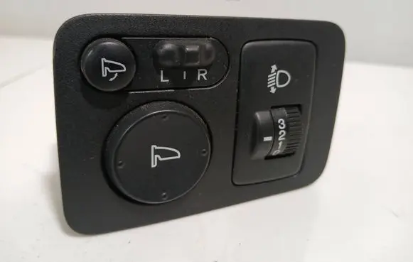 Honda CR-V Wing mirror switch M33212