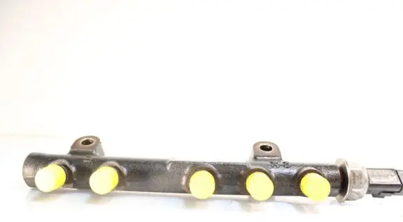 Ford Focus Fuel main line pipe 