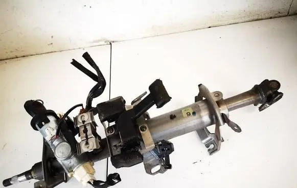 Nissan X-Trail T30 Steering wheel axle