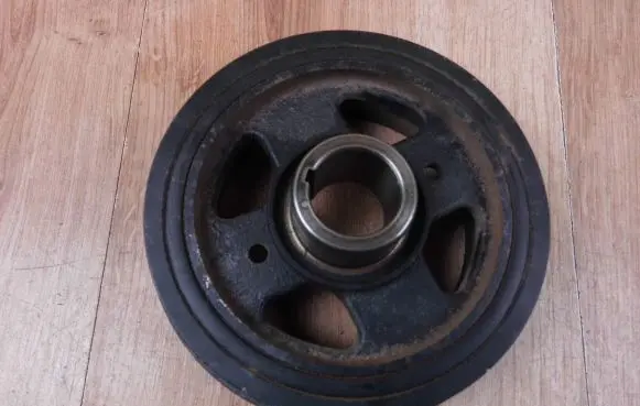 Toyota Auris E180 Crankshaft pulley 1347037041