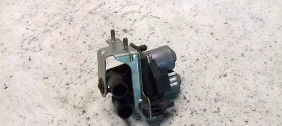 Mercedes-Benz C W202 Coolant heater control valve 4950000005