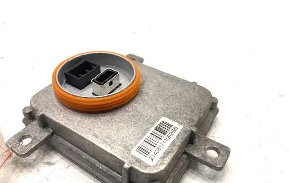 Skoda Superb B8 (3V) Voltage converter/converter module 8K0941597B