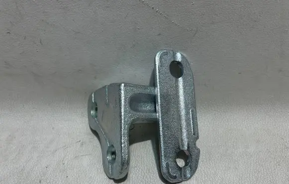 Land Rover Discovery 5 Rear door lower hinge CPLA228A67AD