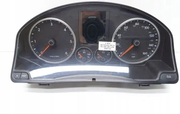 Volkswagen Tiguan Speedometer (instrument cluster) 5N0920970D