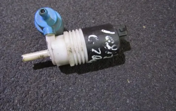 Volkswagen Polo III 6N 6N2 6NF Windscreen/windshield washer pump 1h6955651