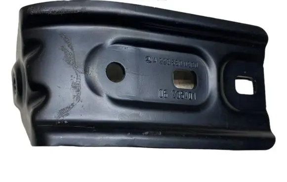 Mercedes-Benz S W223 Fender mounting bracket A2238800900 06235A01