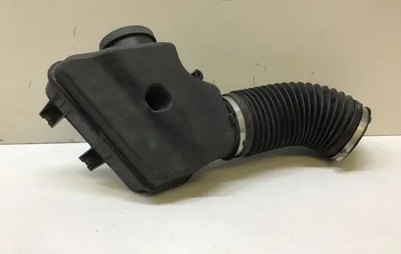 Dodge Grand Caravan Intake resonator 04861731AD 04861731 04861732AC