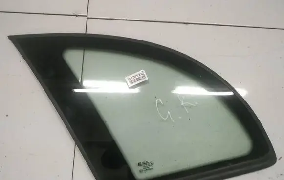 Opel Meriva A Rear side window AS2