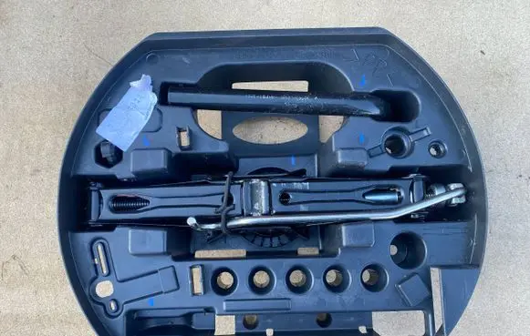 Renault Laguna III Tool set 995040007R