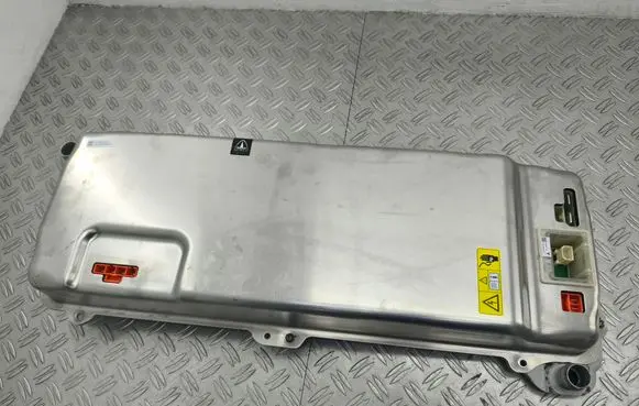 Voltage converter inverter