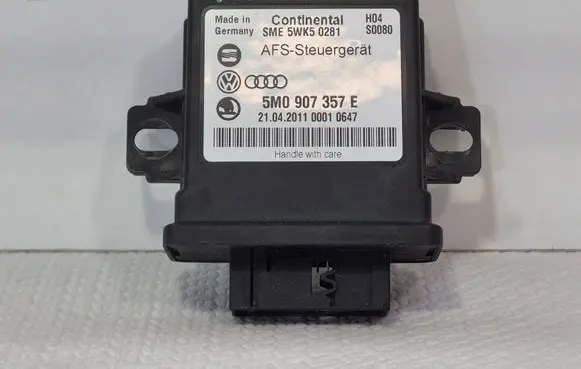 Volkswagen PASSAT B7 Light module LCM 5M0907357E 00010647