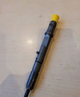 Audi A6 S6 C5 4B Fuel injector 059130201F