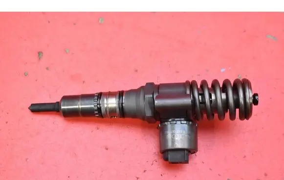 Audi A6 Allroad C6 Fuel injector 03G130073G